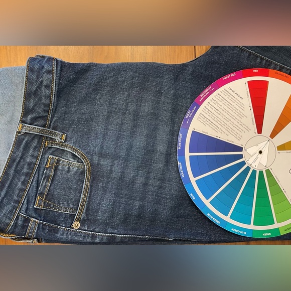 Old Navy Mid-Rise Rockstar Skinny Leg Jeans - Picture 4 of 5